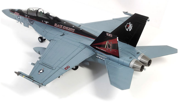 ACADEMY HOBBY MODEL KITS 12577 USN F/A-18F “VFA-154 BLACK KNIGHTS” 1/72