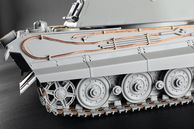 TRUMPETER 00948 PZ.KPFW.VI SD.KFZ.182 TIGER II (PORSCHE EARLY PRODUCTION VEHICLE FGST.NR.280009) 1/16