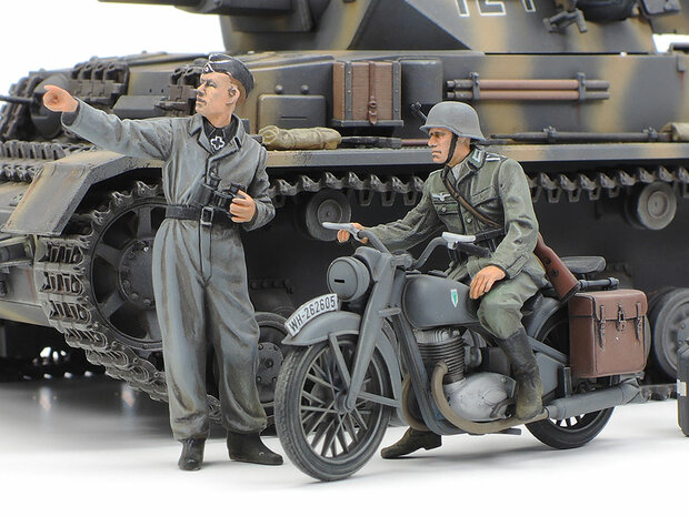 TAMIYA 25209 PANZERKAMPFWAGEN IV AUSF.G EARLY PRODUCTION & MOTORCYCLE EASTERN FRON 1/35