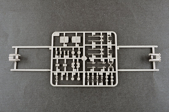 TRUMPETER 03714 GERMAN GNEISENAU BATTLESHIP 1/200 