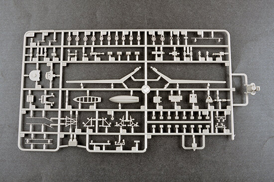 TRUMPETER 03714 GERMAN GNEISENAU BATTLESHIP 1/200 