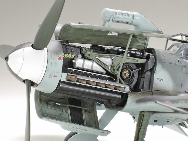 TAMIYA 61117 MESSERSCHMITT BF109 G-6 1/48