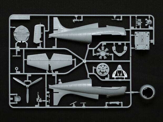 TAMIYA 61126 GRUMMAN FM-1 WILDCAT/MARTLET MK.V 1/48