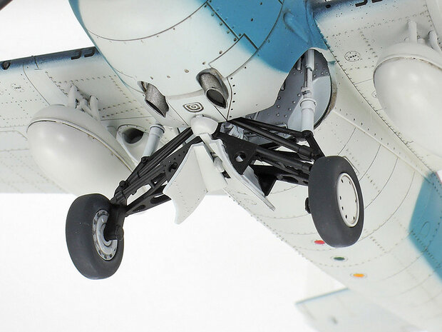 TAMIYA 61126 GRUMMAN FM-1 WILDCAT/MARTLET MK.V 1/48