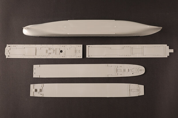 HOBBYBOSS 83422 HMHS BRITANNIC 1/700