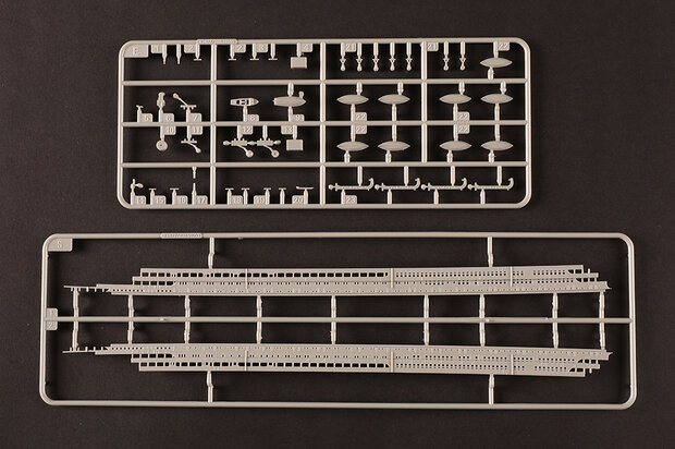 HOBBYBOSS 83422 HMHS BRITANNIC 1/700