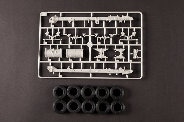 TRUMPETER 01084 M915 GUN TRUCK 1/35