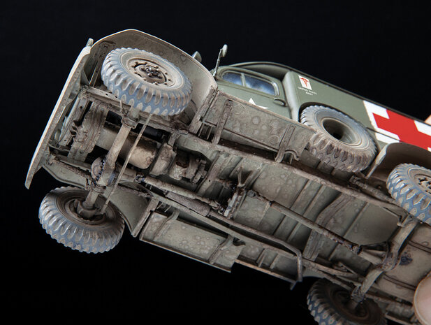 ZVEZDA 3711 AMBULANCE WC-54 1/35