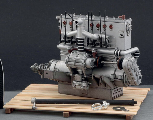 ITALERI 4713 BUGATTI TYPE 35B ROADSTER 1/12