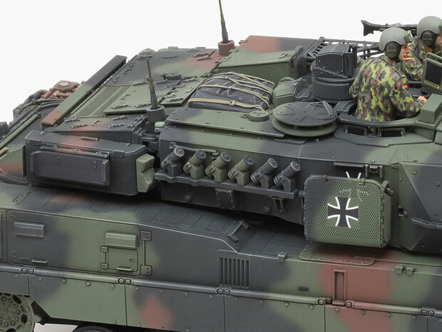 TAMIYA 35387 GERMAN MAIN BATTLE TANK KPZ LEOPARD 2 A7V 1/35