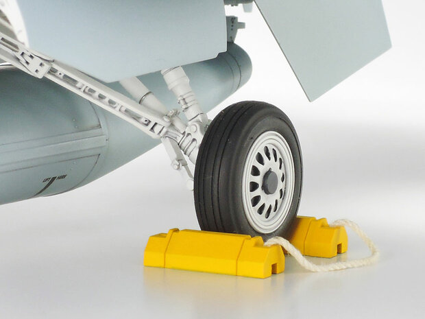 TAMIYA 60315 LOCKHEED MARTIN® F-16CJ [BLOCK 50] FIGHTING FALCON™ 1/32