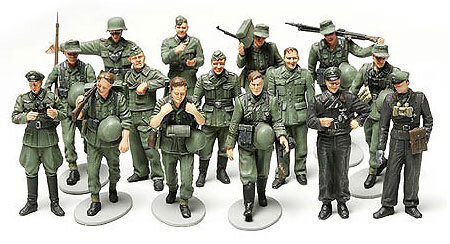 TAMIYA 32530 WWII GERMAN INFANTRY ON MANEUVERS 1/48