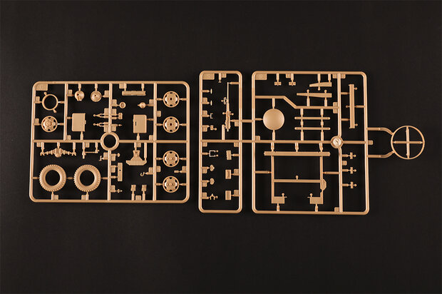 I LOVE KIT 63567 USA TRUCK CCKW-352 MACHINE GUN w. M2A1 105mm Howitzer 1/35