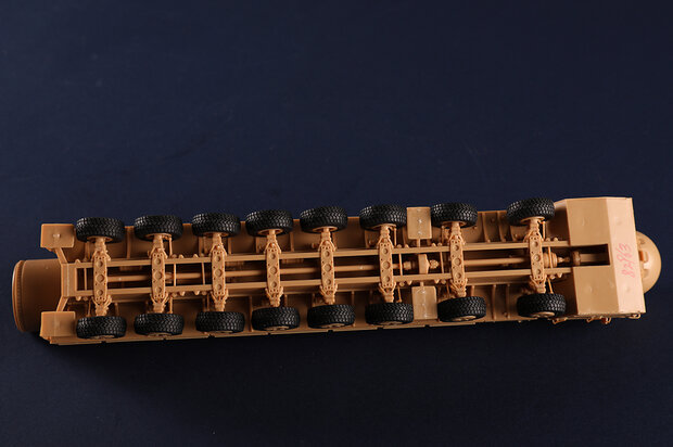 HOBBY BOSS 82963 RUSSIAN DF-41 ICBM 1/72