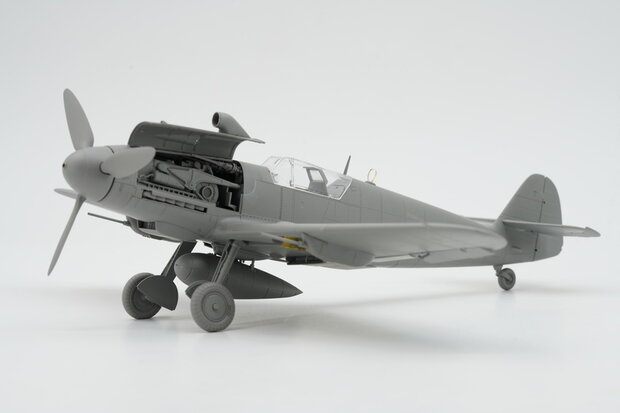 BORDER BF-013 BF109 G-10 W/WGR.21 & FULL ENGINE AND WEAPON INTERIOR 1/35