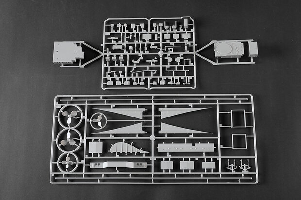TRUMPETER 03721 HMHS BRITANNIC 1/200
