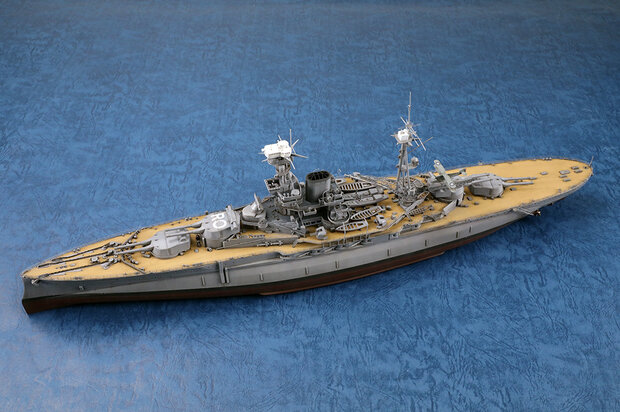 TRUMPETER 03578 HMS ROYAL OAK 1/350