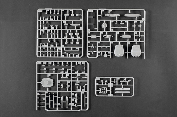 TRUMPETER 03578 HMS ROYAL OAK 1/350