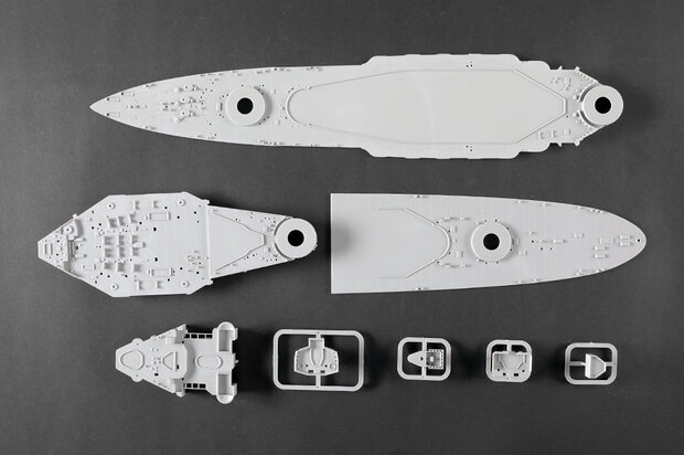 TRUMPETER 03578 HMS ROYAL OAK 1/350