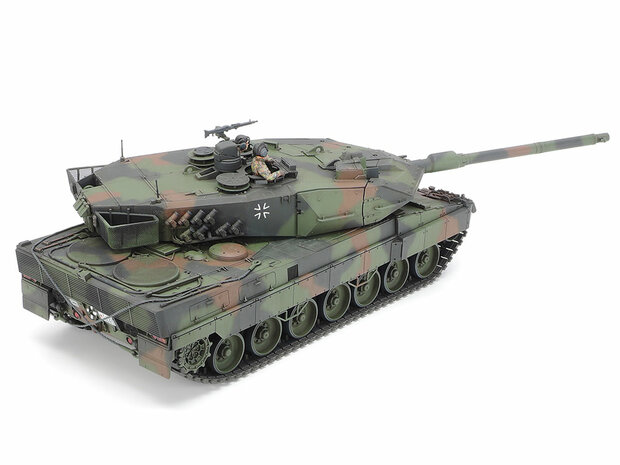 TAMIYA 35271 LEOPARD 2A6  MAIN BATTLE TANK 1/35