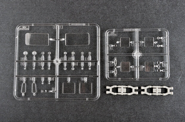 TRUMPETER 01089 MAZ-545 TRANSPORTER WITH CHMZAP-5247G SEMI-TRAILER 1/35