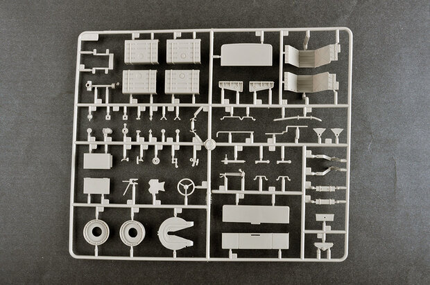 TRUMPETER 01089 MAZ-545 TRANSPORTER WITH CHMZAP-5247G SEMI-TRAILER 1/35