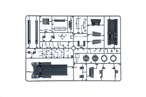 ITALERI 6395 WWII GERMAN Sd.Kfz. 10/4 w. FLAK 30 AND CREW 1/35 
