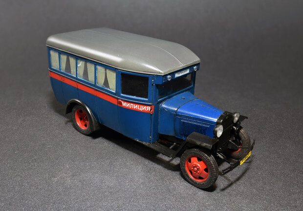 MINIART 38005 PASSENGER BUS GAZ-03-30 1/35