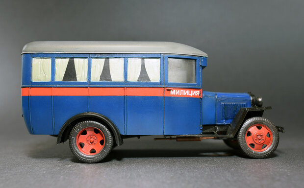 MINIART 38005 PASSENGER BUS GAZ-03-30 1/35
