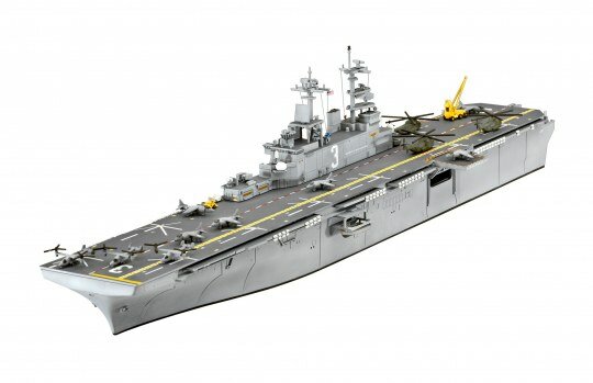REVELL 05178 US NAVY ASSAULT CARRIER WASP CLASS 1/700