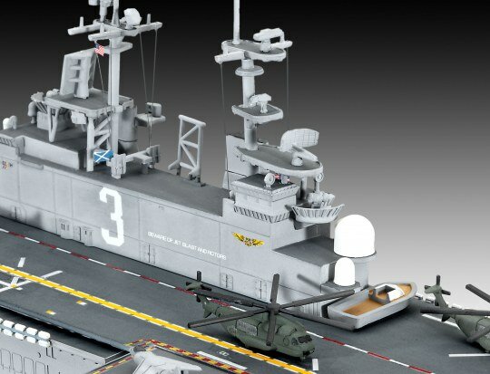 REVELL 05178 US NAVY ASSAULT CARRIER WASP CLASS 1/700