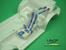 USCP 24A01 RACING SEATBELTS BLAUW 1/24