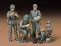 TAMIYA-35129-GERMAN-SOLDIERS-AT-REST-1-35